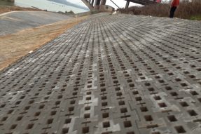 水利護坡磚塑料模具主要應用在哪些施工地點？